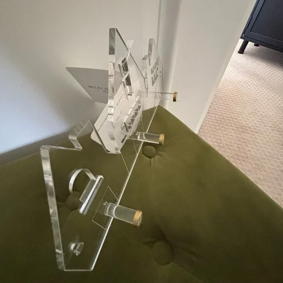 NWT - Two Acrylic Hook Wall Racks - Picture 10 of 11